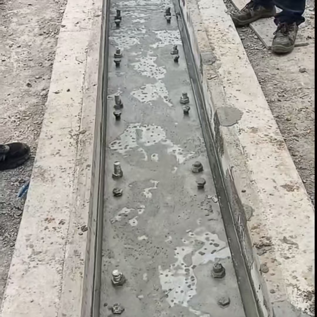北湖港口码头起重机龙门吊重型机械设备稳固用早强快凝轨道胶泥
